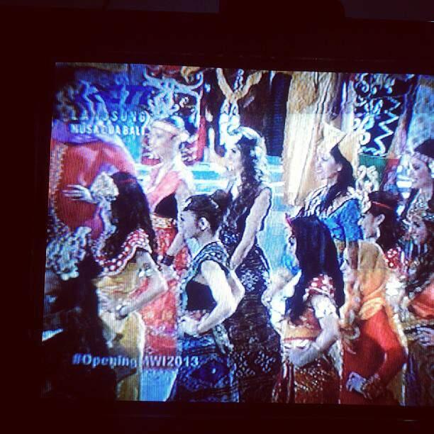 Opening Miss World 2013 Hargai Budaya Indonesia