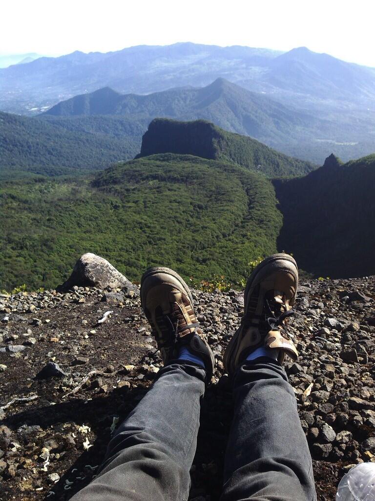 Pendakian Puncak Gunung Pertama at Gunung Gede