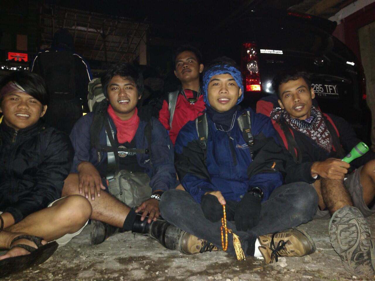 Pendakian Puncak Gunung Pertama at Gunung Gede