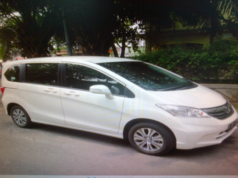 HONDA FREED PSD 2012 - OVER KREDIT
