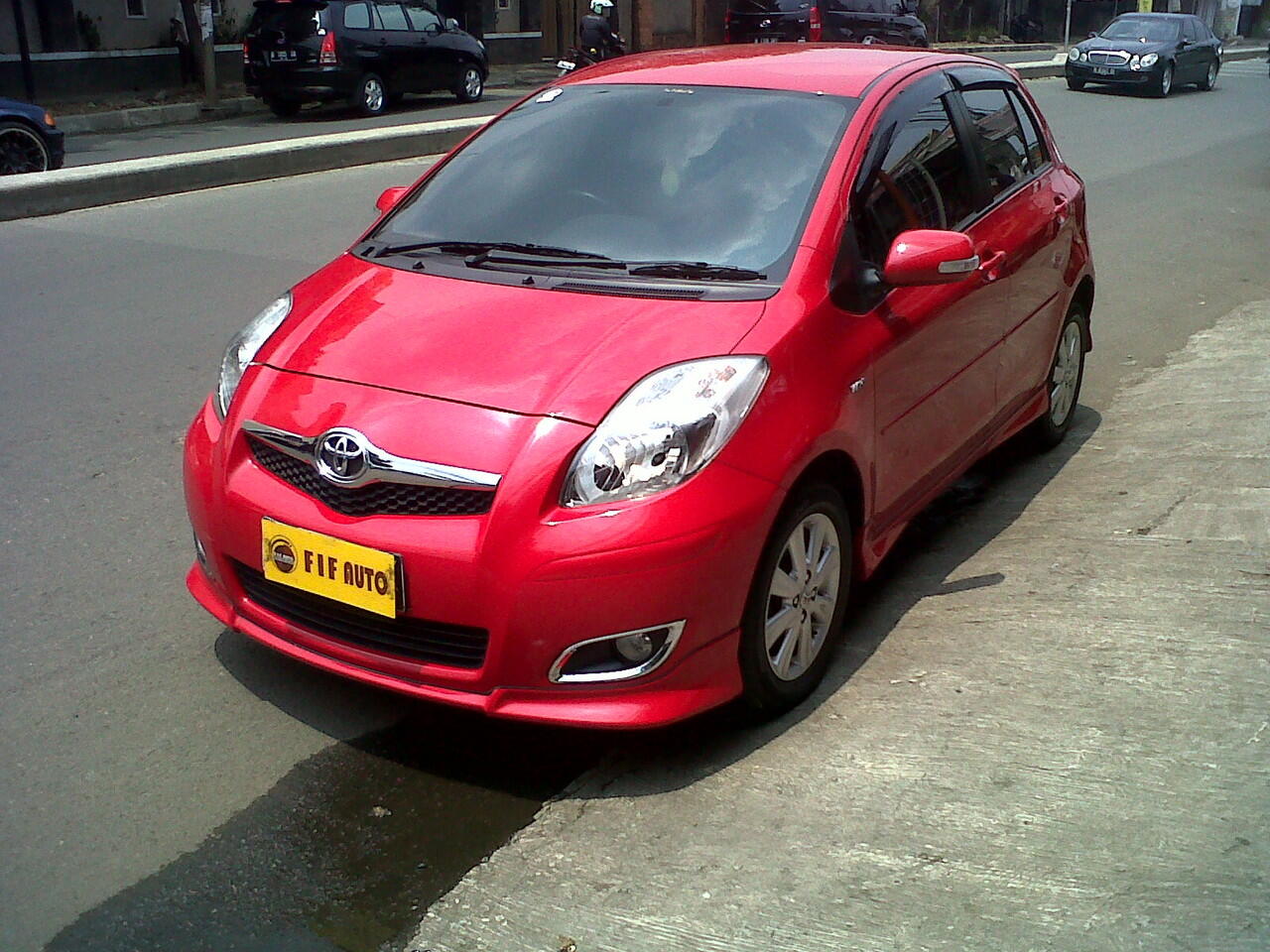 TOYOTA YARIS S LIMITID AT 2011 MERAH METALIK