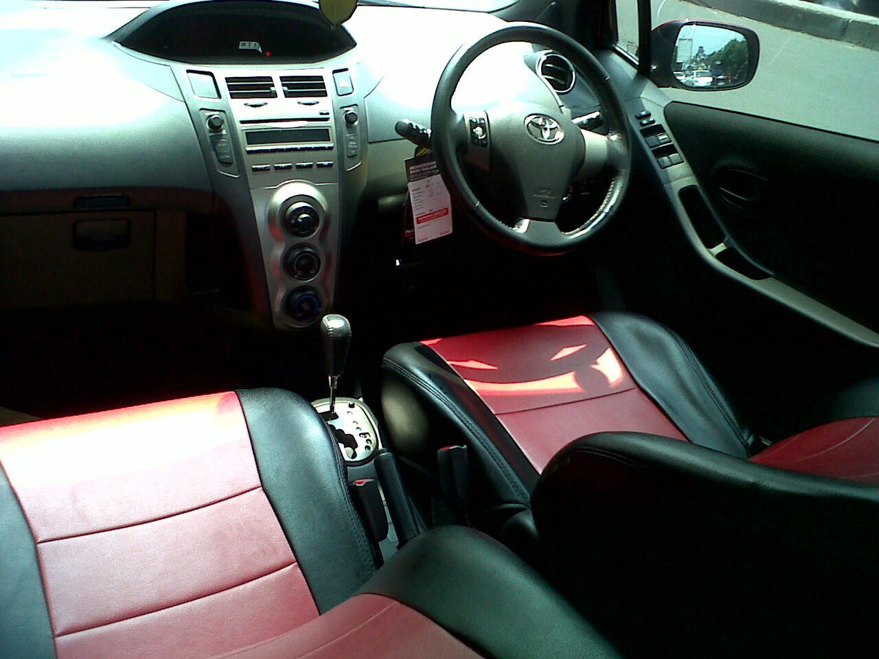 TOYOTA YARIS S LIMITID AT 2011 MERAH METALIK