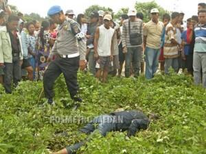 Main Bencong, Kemaluan Berdarah, Telinga Putus