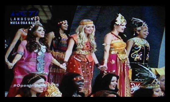 Opening Miss World 2013 Hargai Budaya Indonesia