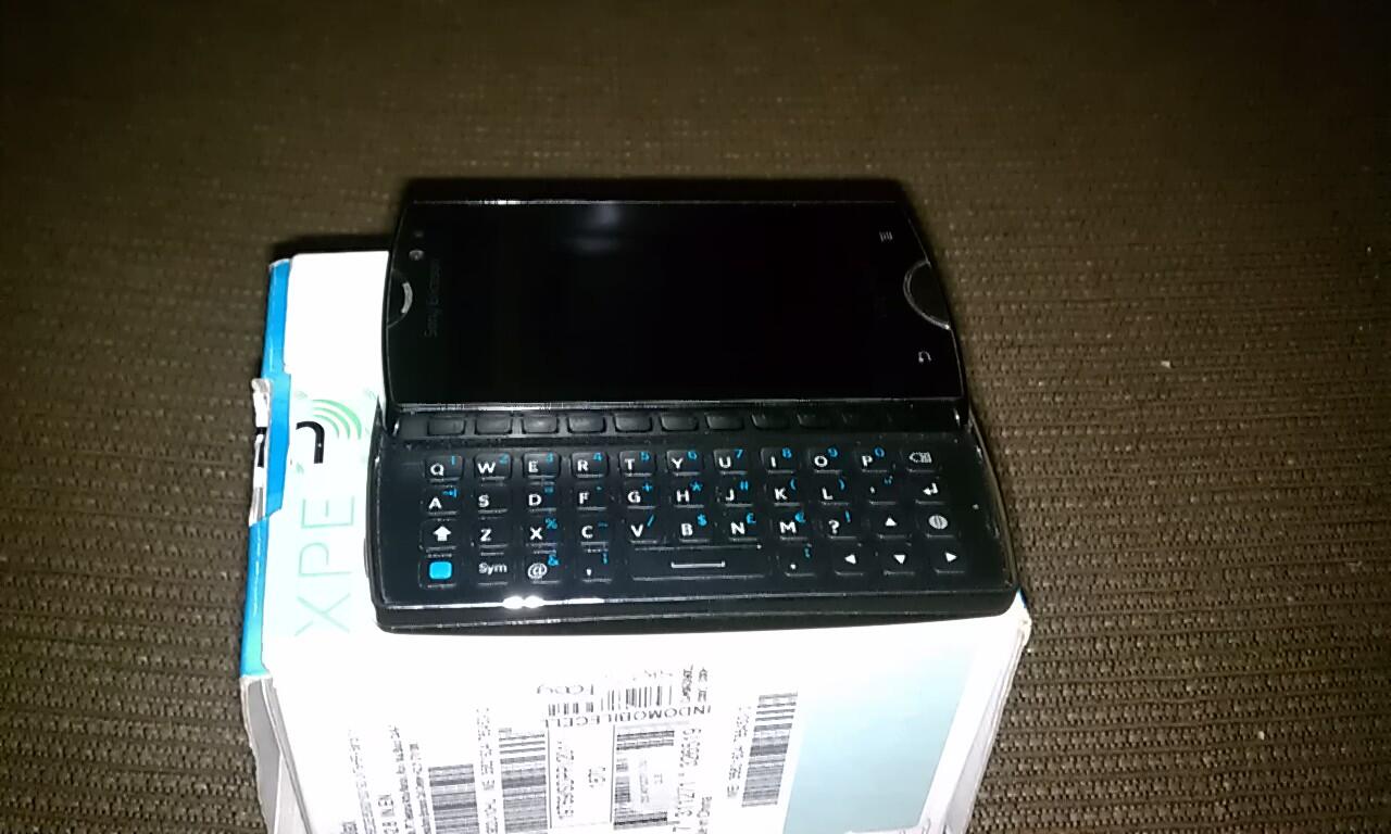 SONY ERICSSON XPERIA MINI PRO SK17i FULLSET ISTIMEWA MALANG