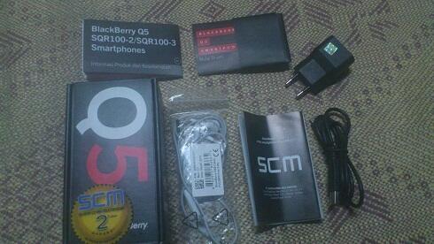 BlackBerry Q5 White Mulus + Lengkap + Garansi : 3.350.000 Minat gan !!!