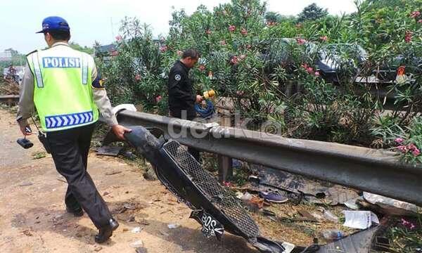 Foto-Foto Kondisi Kecelakaan Mobil DUL (anak Ahmad Dhani)