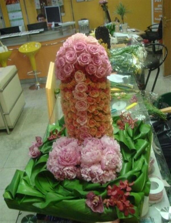 Apa yang salah dari foto karangan bunga ini? Silakan agan tebak