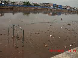 Stadion Sepak Bola Mengambang di Atas Air Terbesar di Dunia