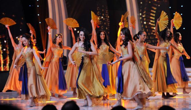 Miss Wolrd di Indonesia menampilkan keanekaragaman budaya Indonesia