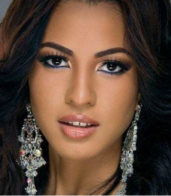 Miss Wolrd di Indonesia menampilkan keanekaragaman budaya Indonesia