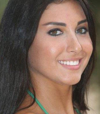 Miss Wolrd di Indonesia menampilkan keanekaragaman budaya Indonesia