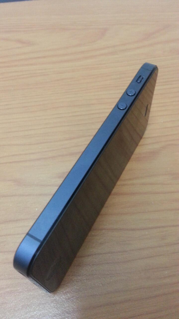 iphone 5 16gb black masih garansi internasional sampai april 2014
