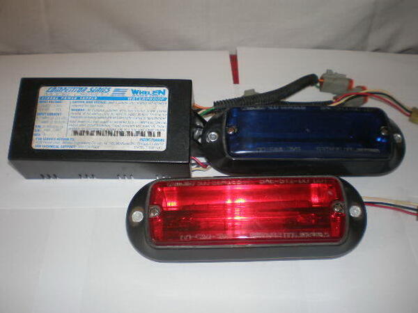Whelen Strobo Dashboard + Grill mounted
