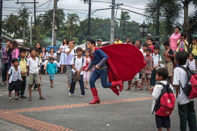 Ini Dia Foto Pria yang Terobsesi &quot;Jadi&quot; Superman