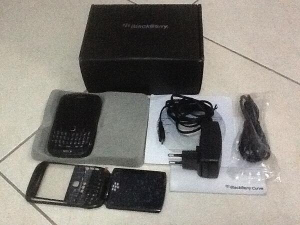 Blackberry Aries 8530 Mulus Terawat Surabaya Banyak bonus : modem EVDO,dll
