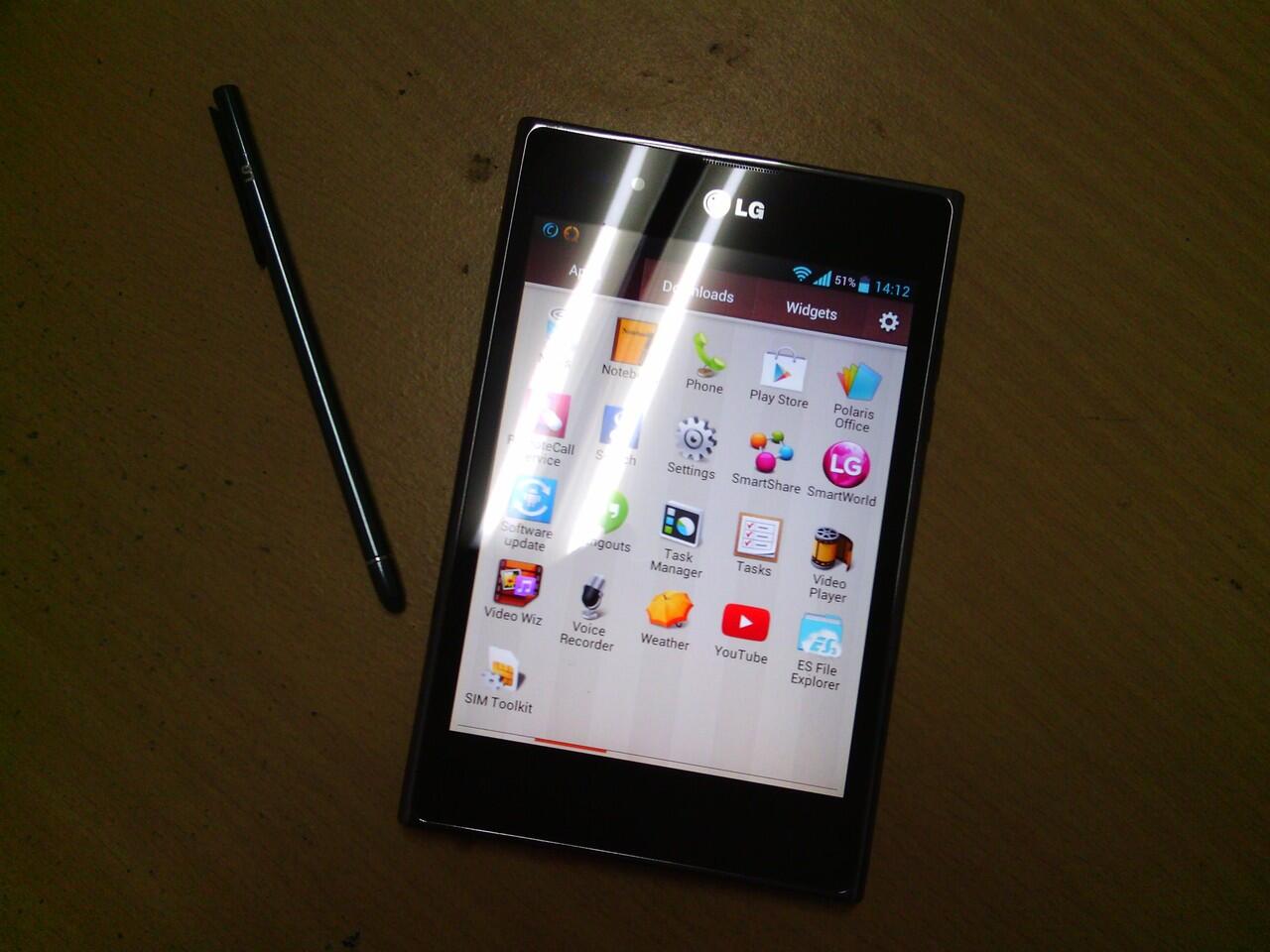LG OPTIMUS Vu P895