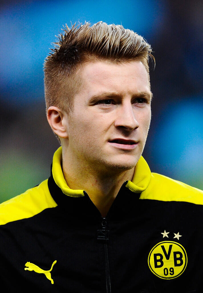 GAYA RAMBUT KERENN PEMAEN BOLA