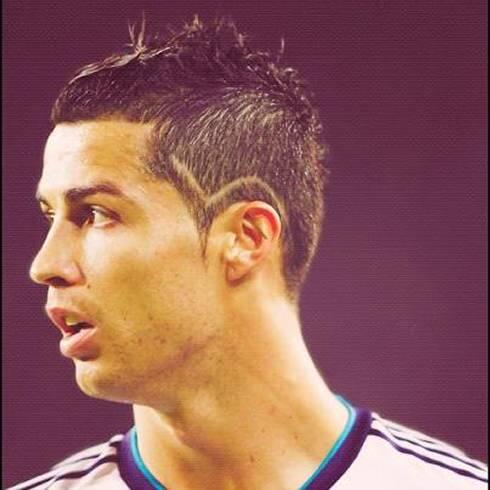 GAYA RAMBUT KERENN PEMAEN BOLA