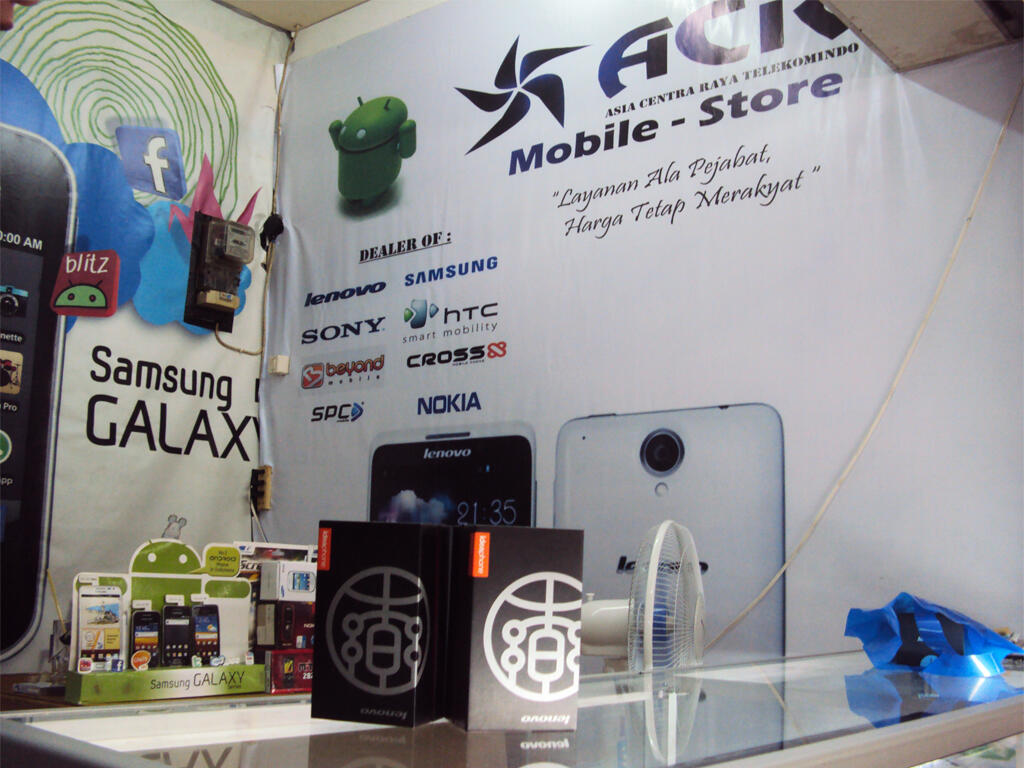 Lenovo S890 5in Dualcore, Jellybean, Kamera 8mp,hsdpa
