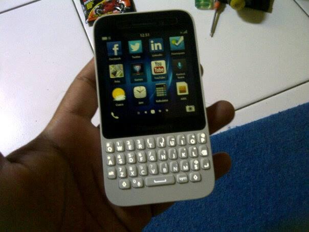 WTS BB Q5 White Garansi Berindo Camera Eror Jogja