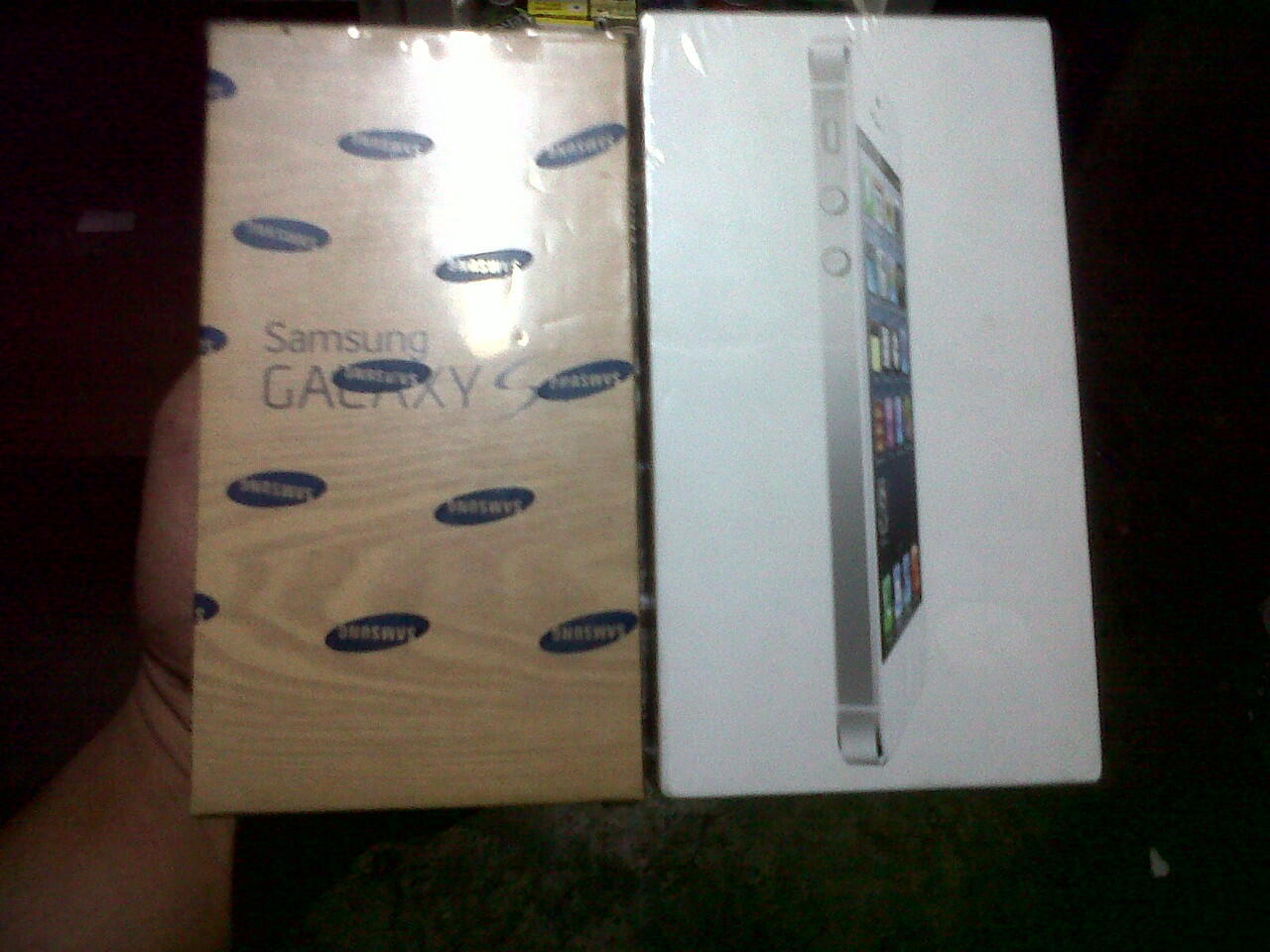 BNIB. IPHONE 5 32gb and SAMSUNG S4 16gb MURAH MERIAH DAN ASLI gan masuk