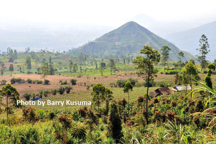 Pesona Kayangan Garut Swiss Van Java.