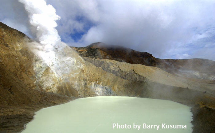 Pesona Kayangan Garut Swiss Van Java.