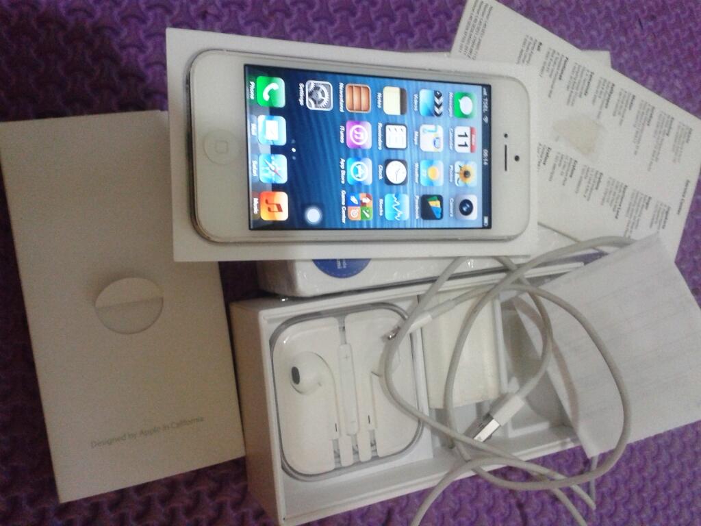 iPhone 5 16 GB White Like New dan Garansi Panjang,Bandung