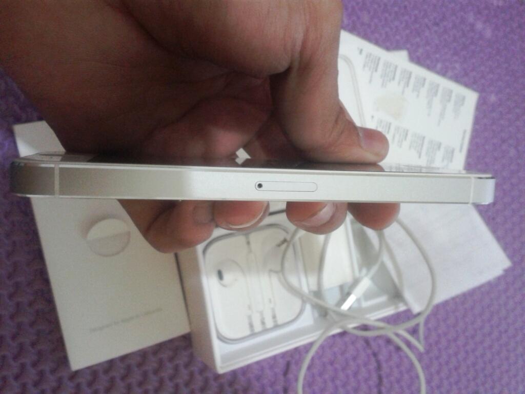 iPhone 5 16 GB White Like New dan Garansi Panjang,Bandung