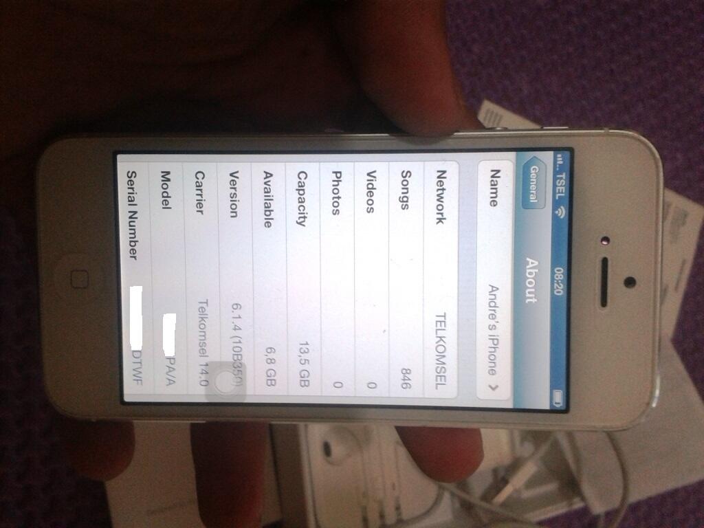 iPhone 5 16 GB White Like New dan Garansi Panjang,Bandung