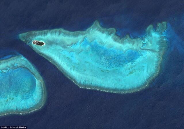 FOTO : Pulau-pulau Indah yang Diambil dari Angkasa