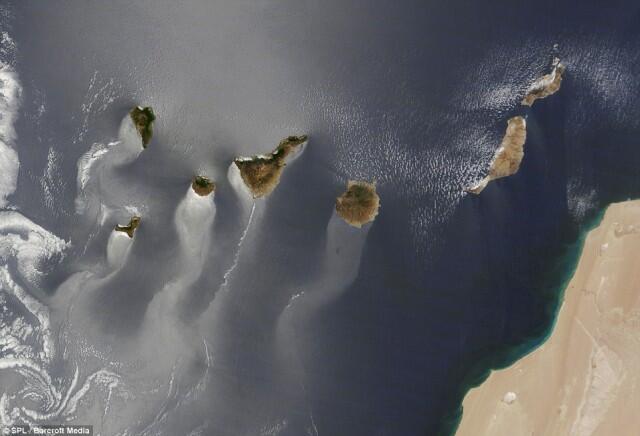 FOTO : Pulau-pulau Indah yang Diambil dari Angkasa