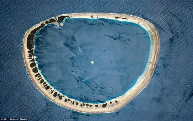 FOTO : Pulau-pulau Indah yang Diambil dari Angkasa