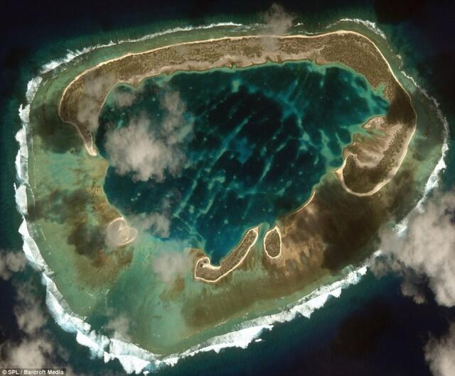 FOTO : Pulau-pulau Indah yang Diambil dari Angkasa