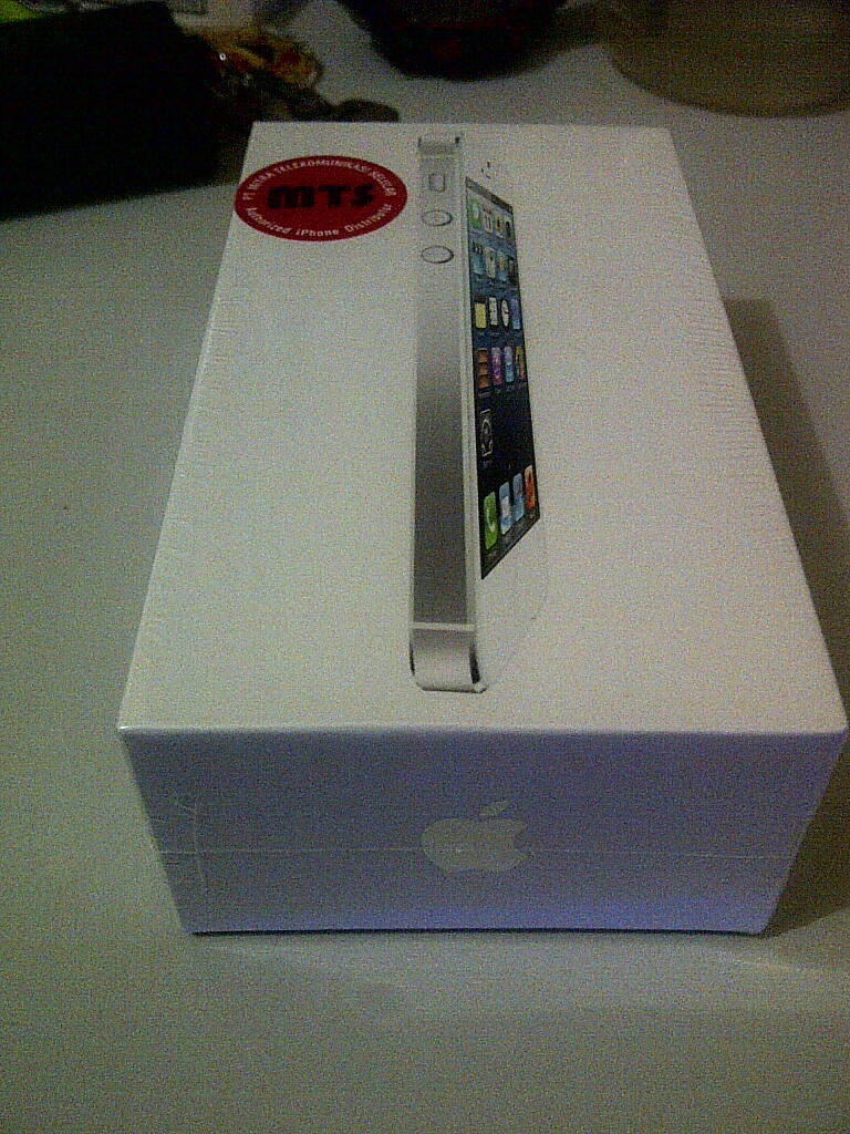 DIJUAL IPHONE 5 WHITE 16GB BNIB