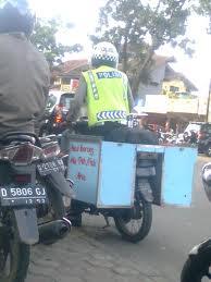 Tingkah konyol bapak Polisi (PIC)