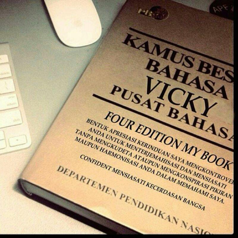 KAMUS VICKYNISASI