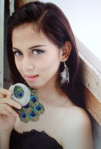 Akrtis indo yang bikin nyesssss
