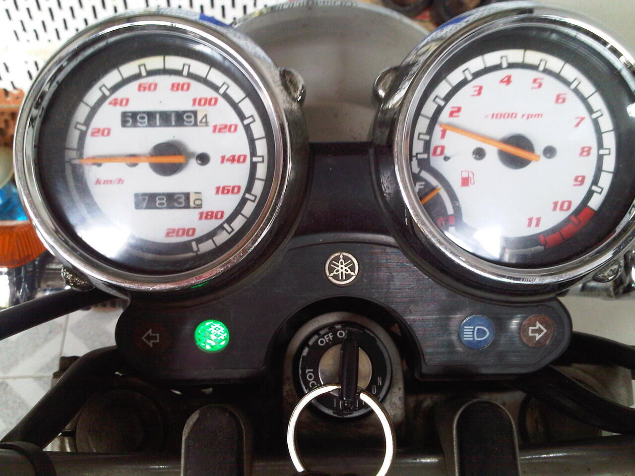 &#91;+PICT&#93;Tren Remaja Berduit: Ngebut, Foto Speedometer, Pamer di Sosmed