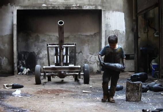 Bocah Cilik Perakit Senjata Artilleri Mujahidin Di Syria (NO SARA)