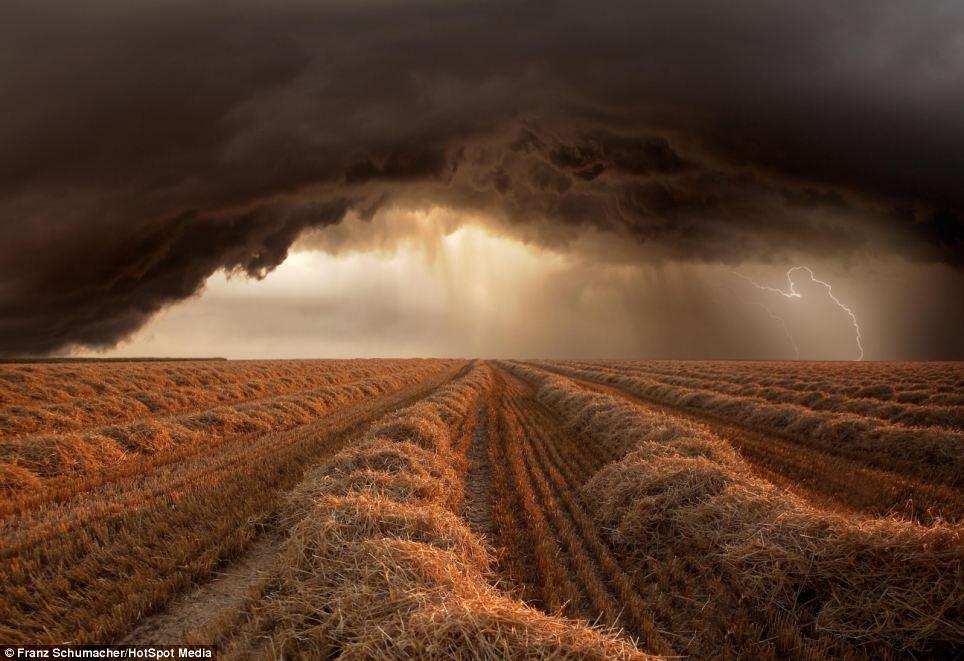 Foto-foto Awan Badai Yang Menakjubkan