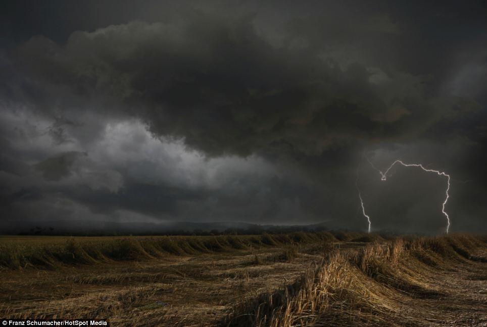 Foto-foto Awan Badai Yang Menakjubkan