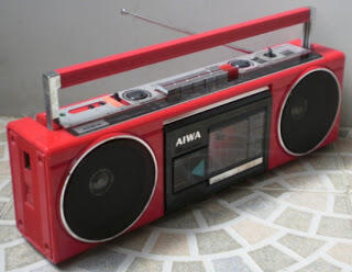 tahun 90an.. pekerjaan yang membosankan tapi menyenangkan dan mengesalkan....