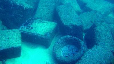 10 Reruntuhan Bawah Laut yang Paling Mengagumkan