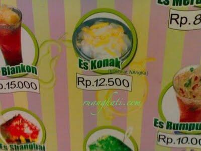 Ini makanan bikin......gak tau deh liat sendiri gan