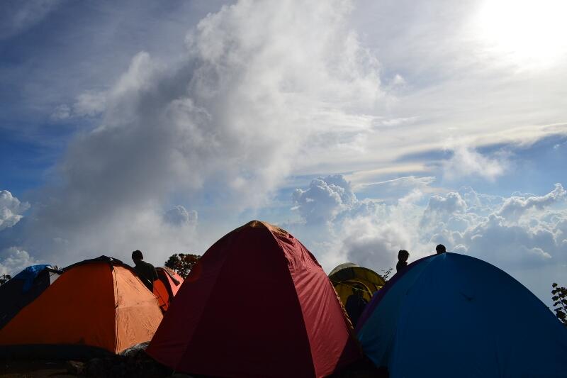 &#91;CATPER&#93; Parade Awan dan Sang Surya menyambut kami di Puncak Cikuray (2.821 Mdpl)