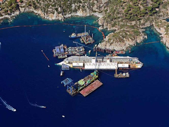 Menegakkan Kembali Costa Concordia