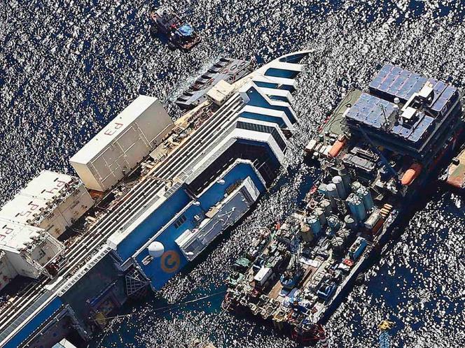 Menegakkan Kembali Costa Concordia