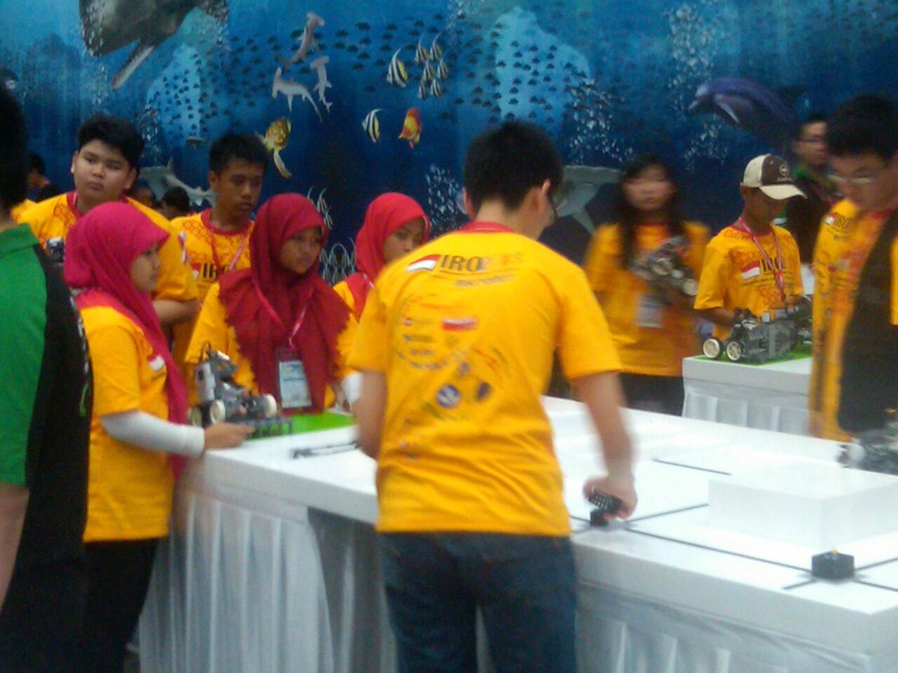 &#91;LIVE&#93;Indonesian Robotics Olympiad 2013